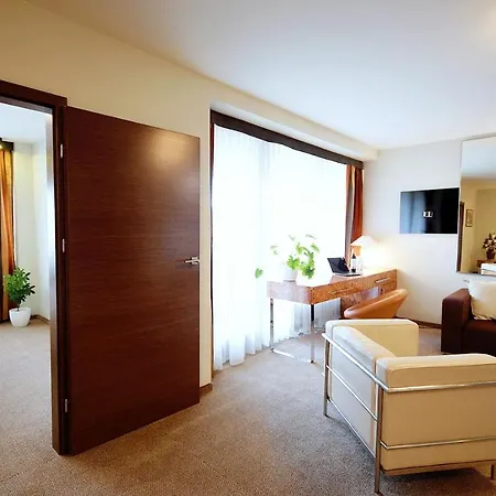 313 W Pieciogwiazdkowym Royal Tulip Plaza 200 M Dobruk Lejlighed Kołobrzeg